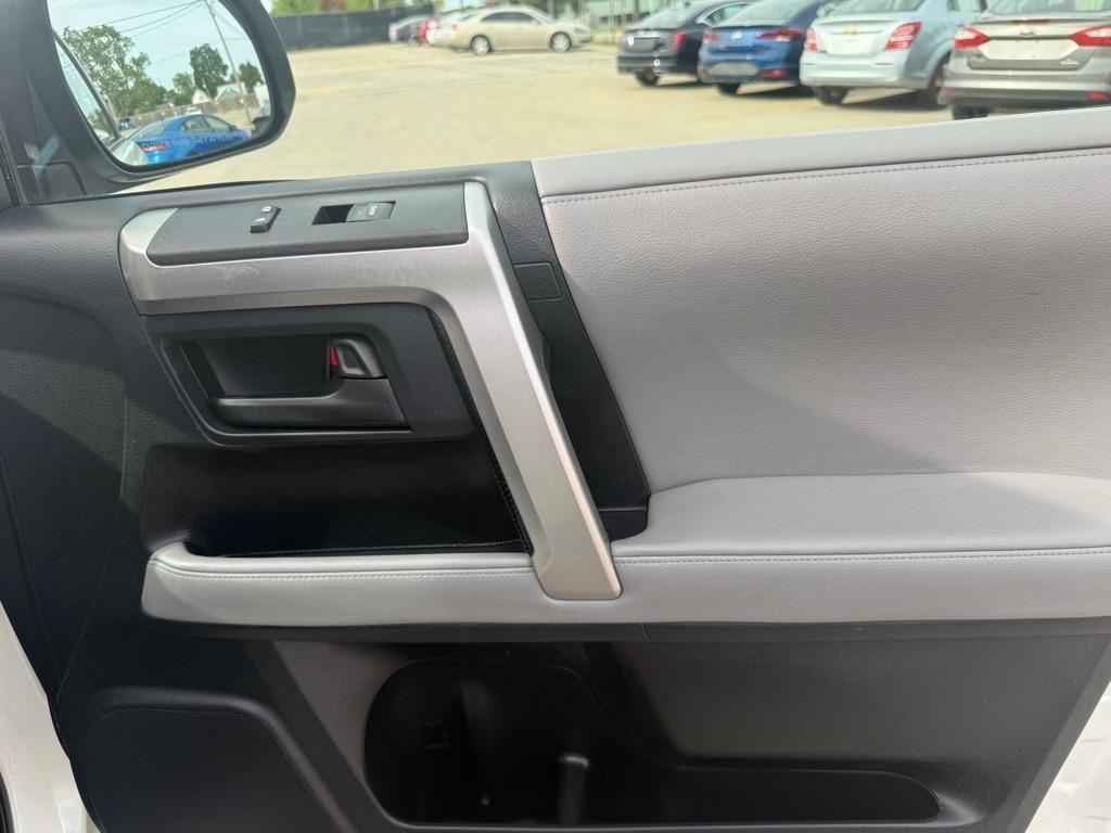 Toyota 4Runner 4WD 4dr V6 Limited (Natl) 2010