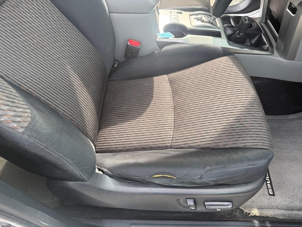 Toyota 4Runner 4WD 4dr V6 Limited (Natl) 2010