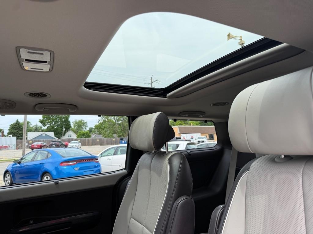 Kia Sedona 4dr Wgn SX-L 2015
