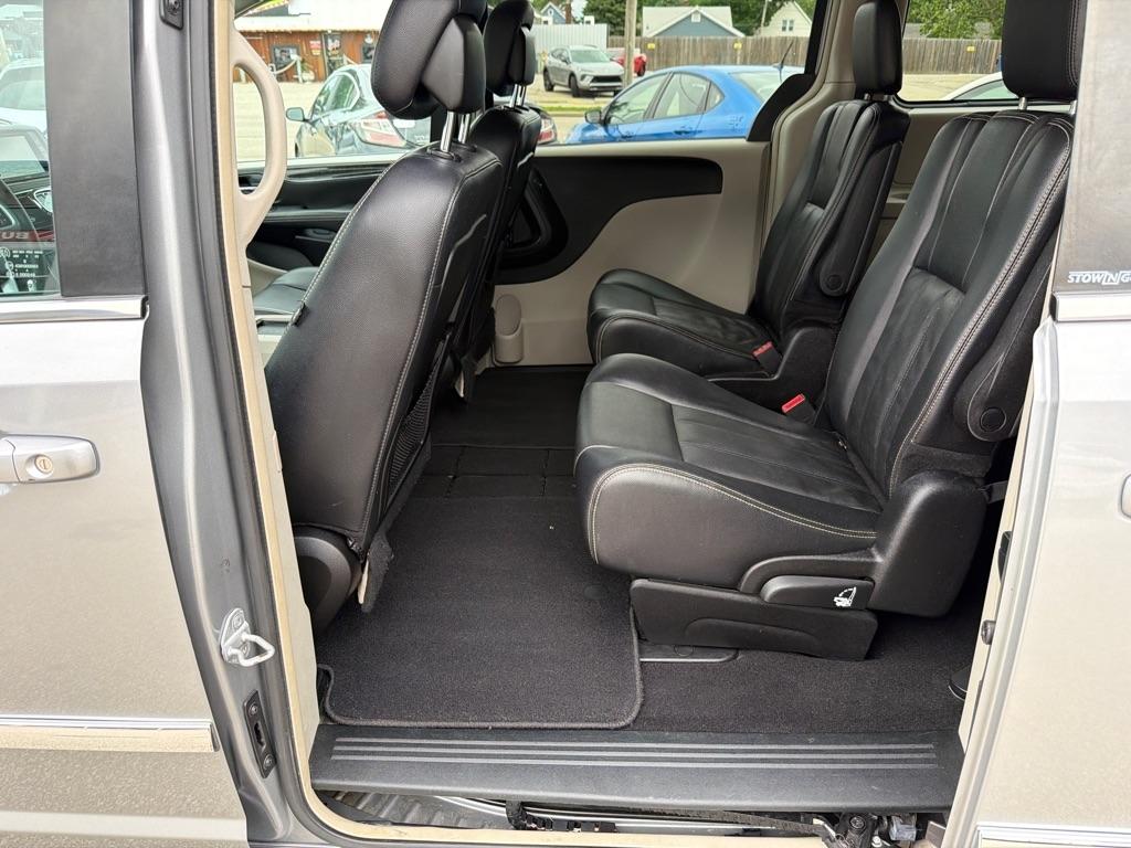Chrysler Town & Country 4dr Wgn Touring 2013