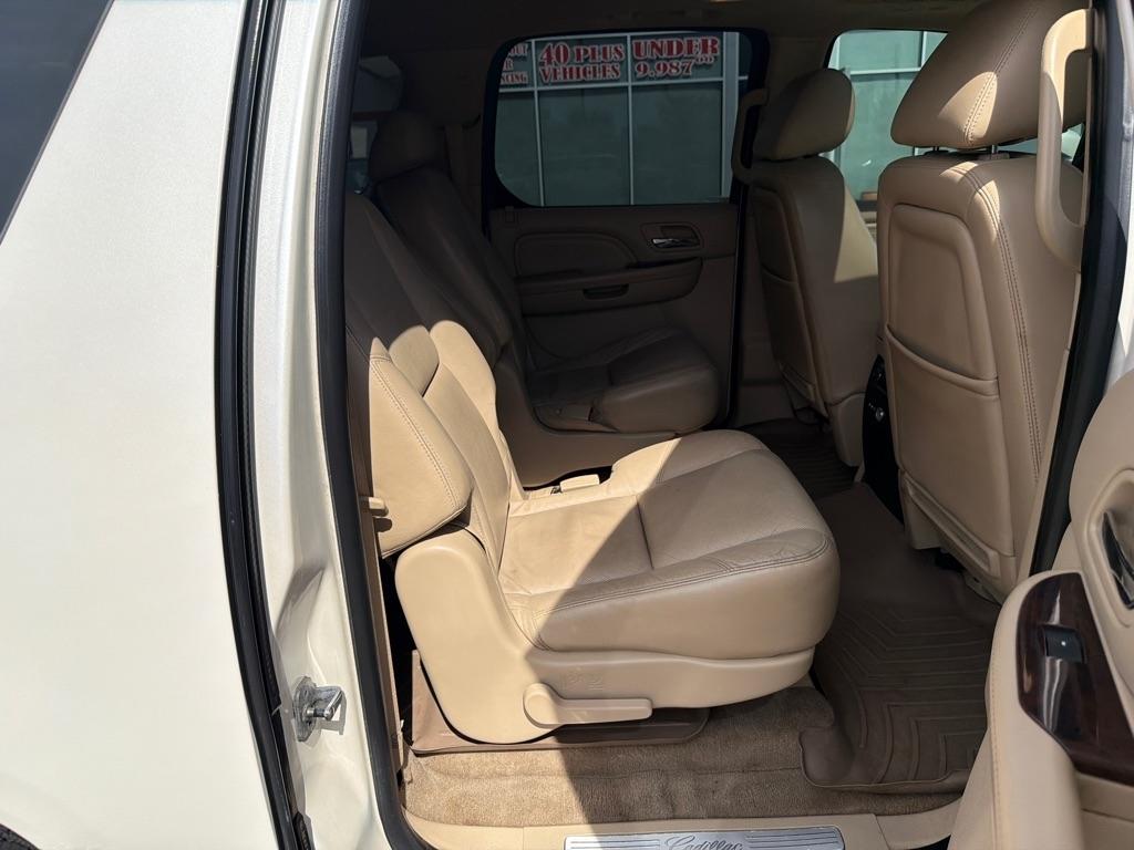 Cadillac Escalade ESV AWD 4dr Premium 2010
