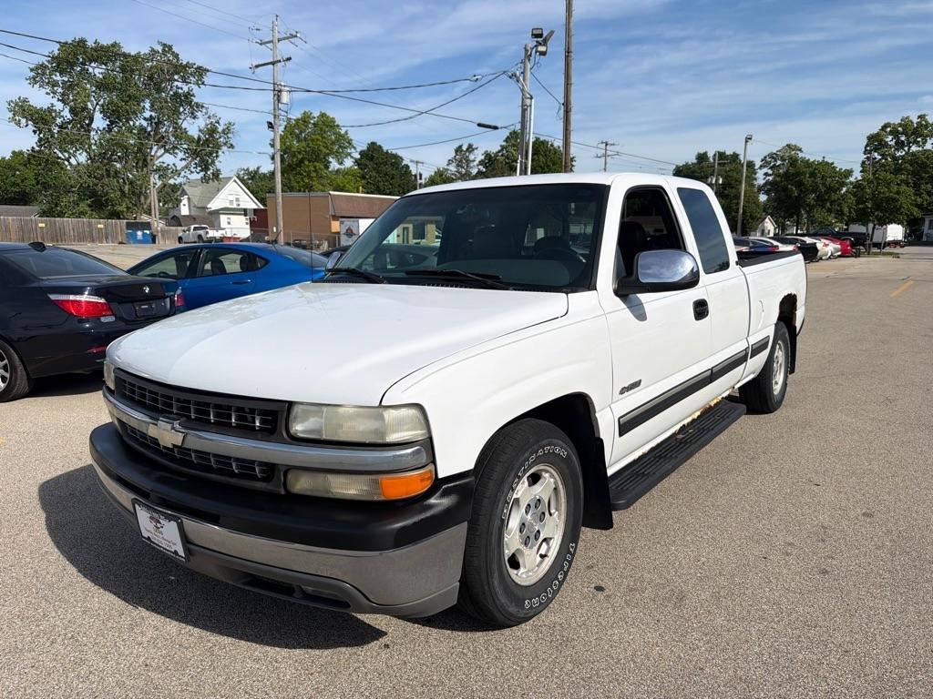 Chevrolet Silverado 1500 4dr Ext Cab 143.5" WB LT 2000