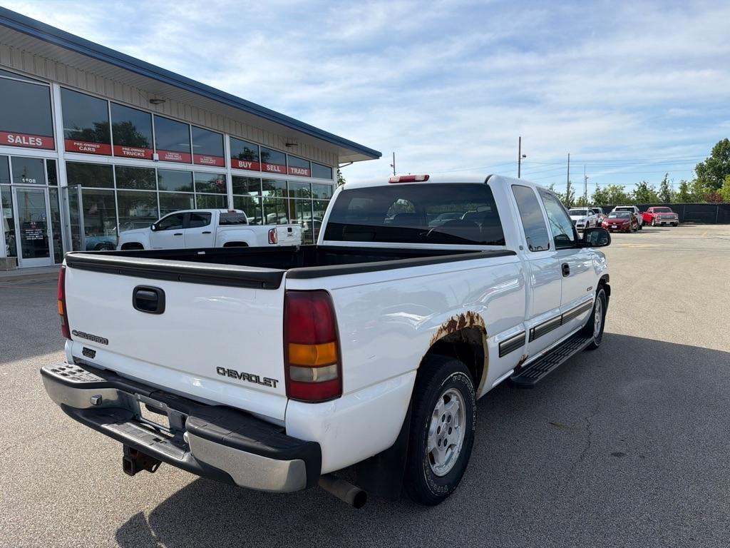 Chevrolet Silverado 1500 4dr Ext Cab 143.5" WB LT 2000