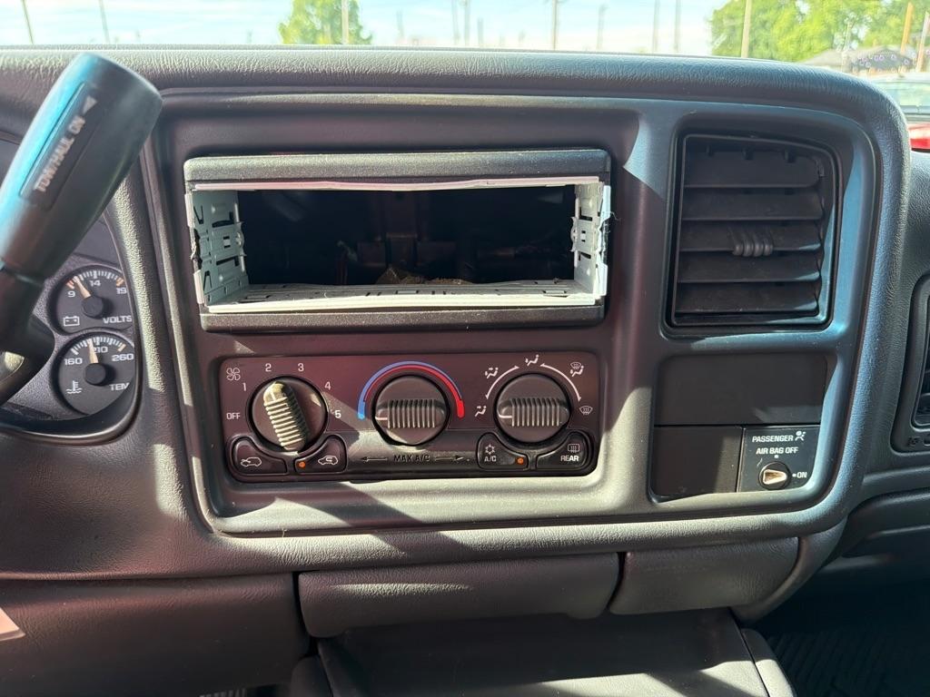 Chevrolet Silverado 1500 4dr Ext Cab 143.5" WB LT 2000