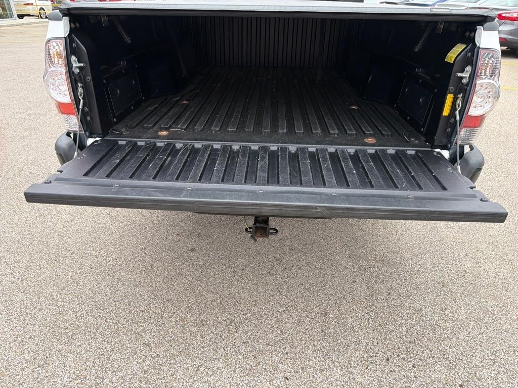 Toyota Tacoma 2WD Reg I4 MT (Natl) 2009