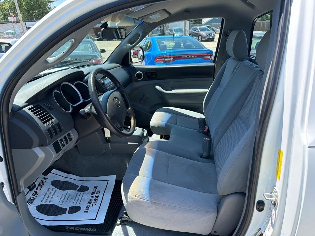 Toyota Tacoma 2WD Reg I4 MT (Natl) 2009