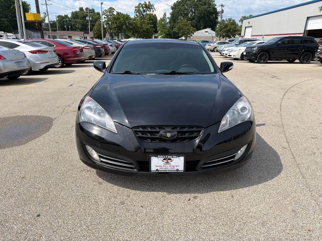Hyundai Genesis Coupe 2dr 3.8L Auto Track 2011