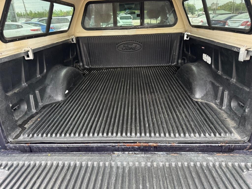 Ford F-150 Supercab 139" XL 2001
