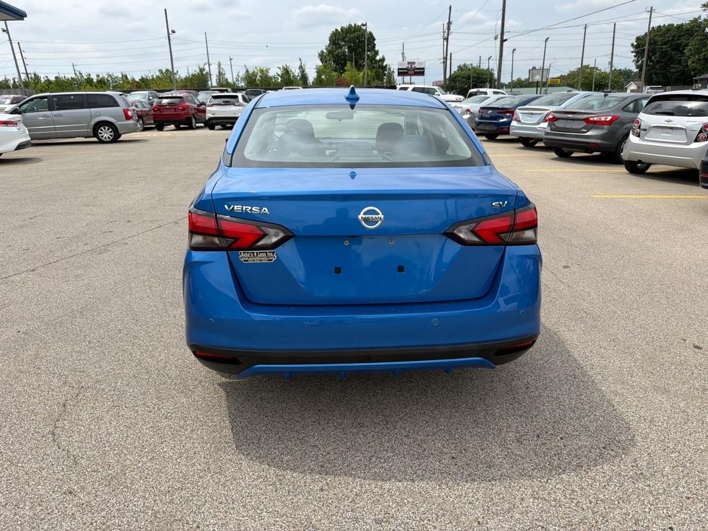 Nissan Versa SV CVT 2020