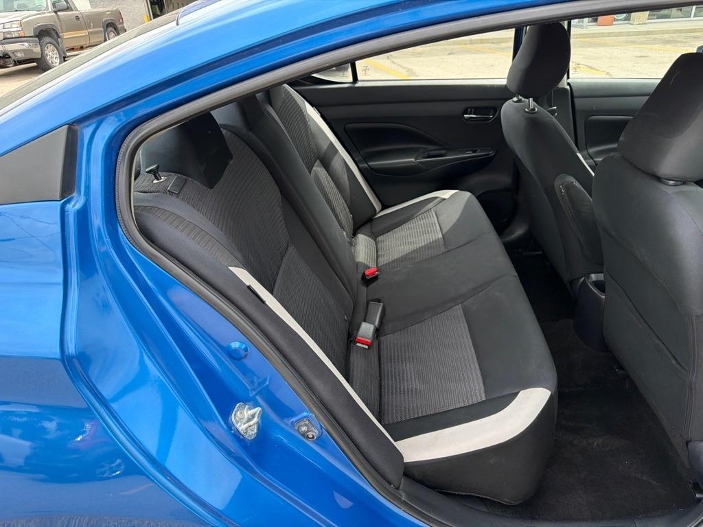 Nissan Versa SV CVT 2020