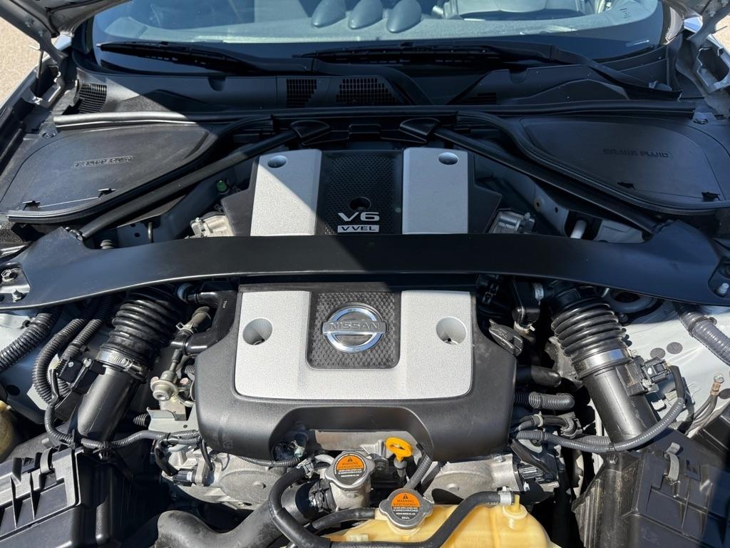 Nissan 370Z 2dr Cpe Auto 2015