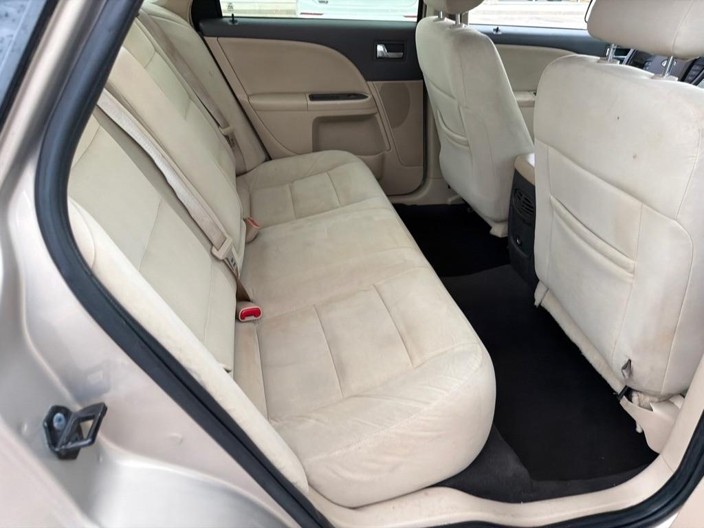 Ford Taurus 4dr Sdn SEL FWD 2008