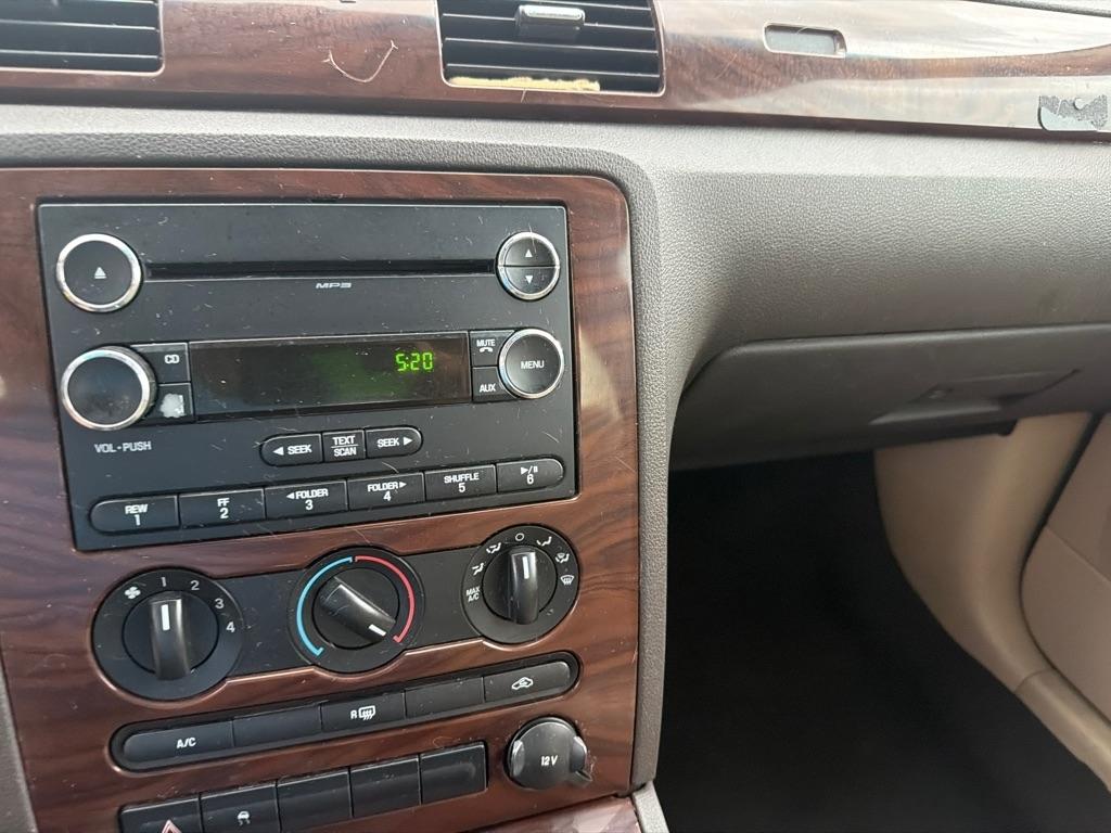 Ford Taurus 4dr Sdn SEL FWD 2008