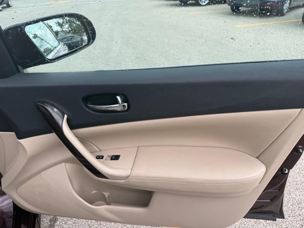 Nissan Maxima 4dr Sdn 3.5 SV w/Premium Pkg 2014