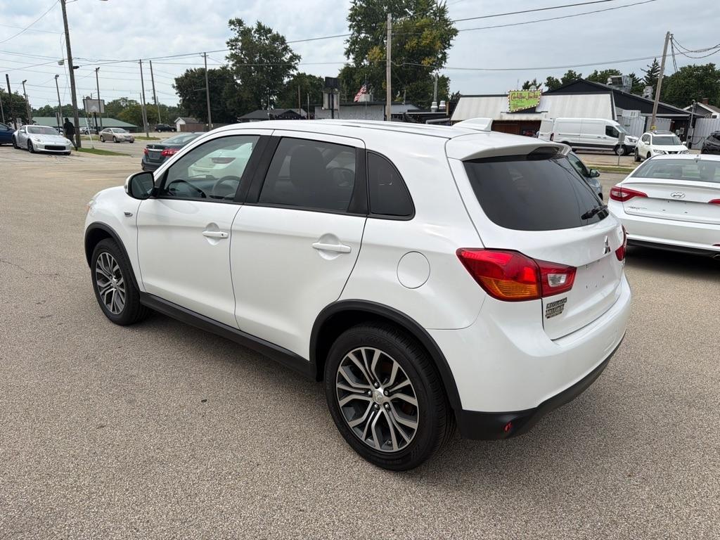 Mitsubishi Outlander Sport ES 2.0 CVT 2017