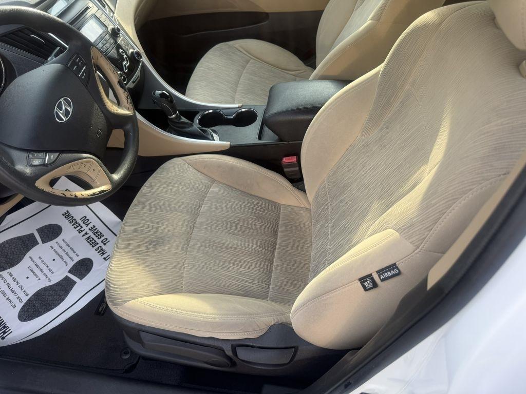 Hyundai Sonata 4dr Sdn 2.4L Auto GLS 2013