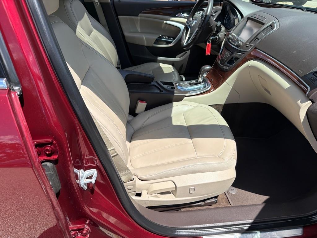 Buick Regal 4dr Sdn Sport Touring FWD 2017