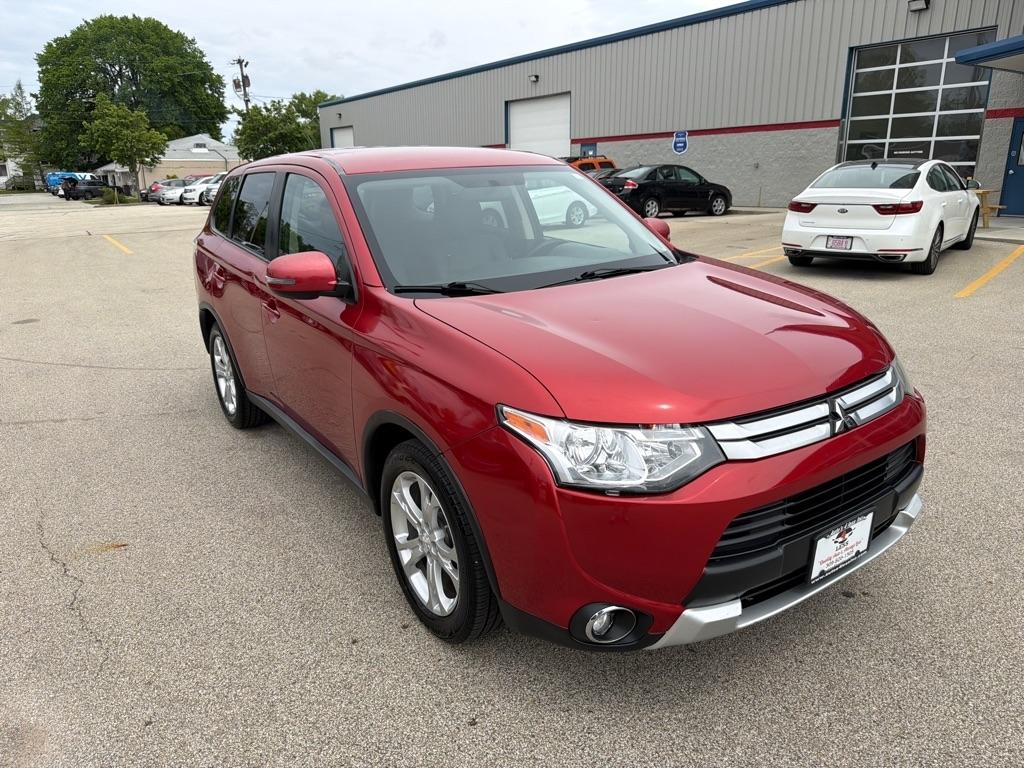 Mitsubishi Outlander 2WD 4dr SE 2015