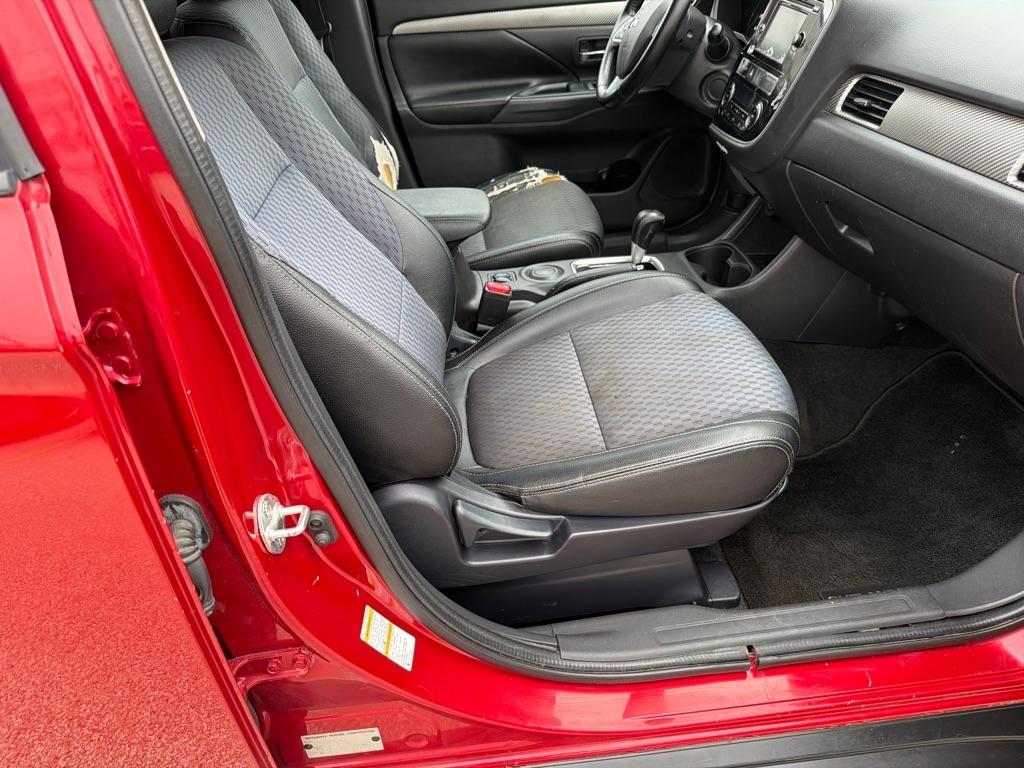 Mitsubishi Outlander 2WD 4dr SE 2015