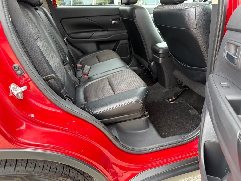 Mitsubishi Outlander 2WD 4dr SE 2015