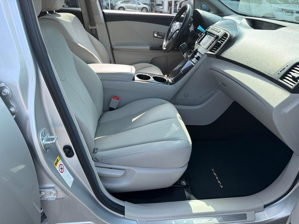 Toyota Venza 4dr Wgn I4 FWD XLE (Natl) 2013