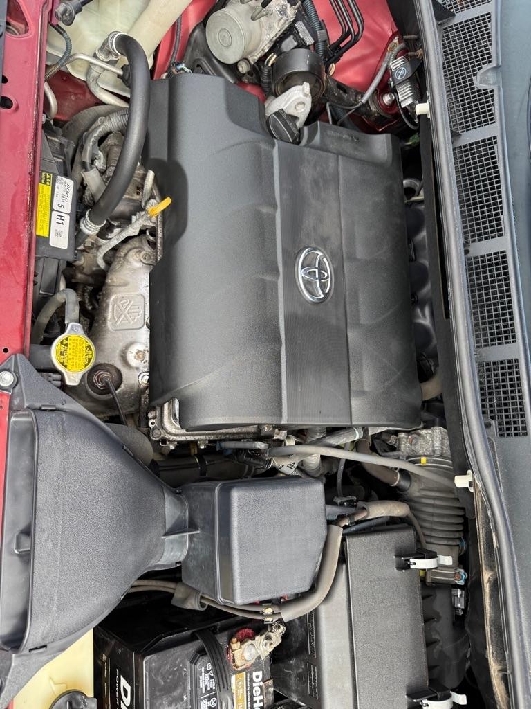 Toyota Sienna 5dr 7-Pass Van V6 XLE AAS FWD (Natl) 2011