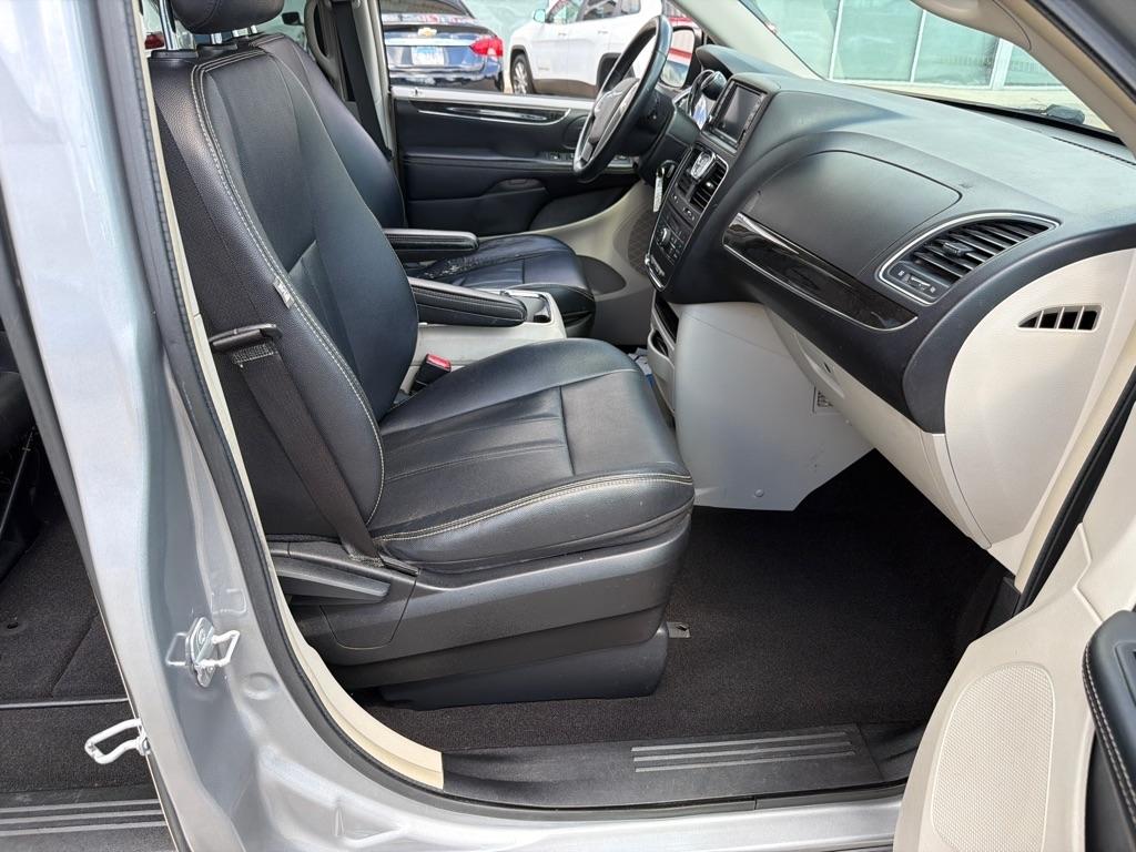 Chrysler Town & Country 4dr Wgn Touring 2014