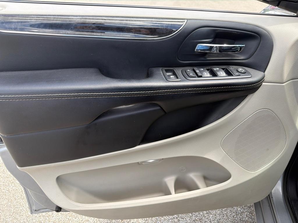 Chrysler Town & Country 4dr Wgn Touring 2014