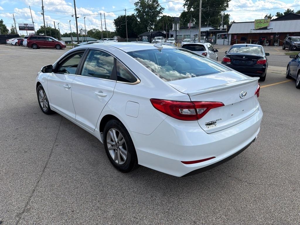 Hyundai Sonata 4dr Sdn 2.4L SE 2015