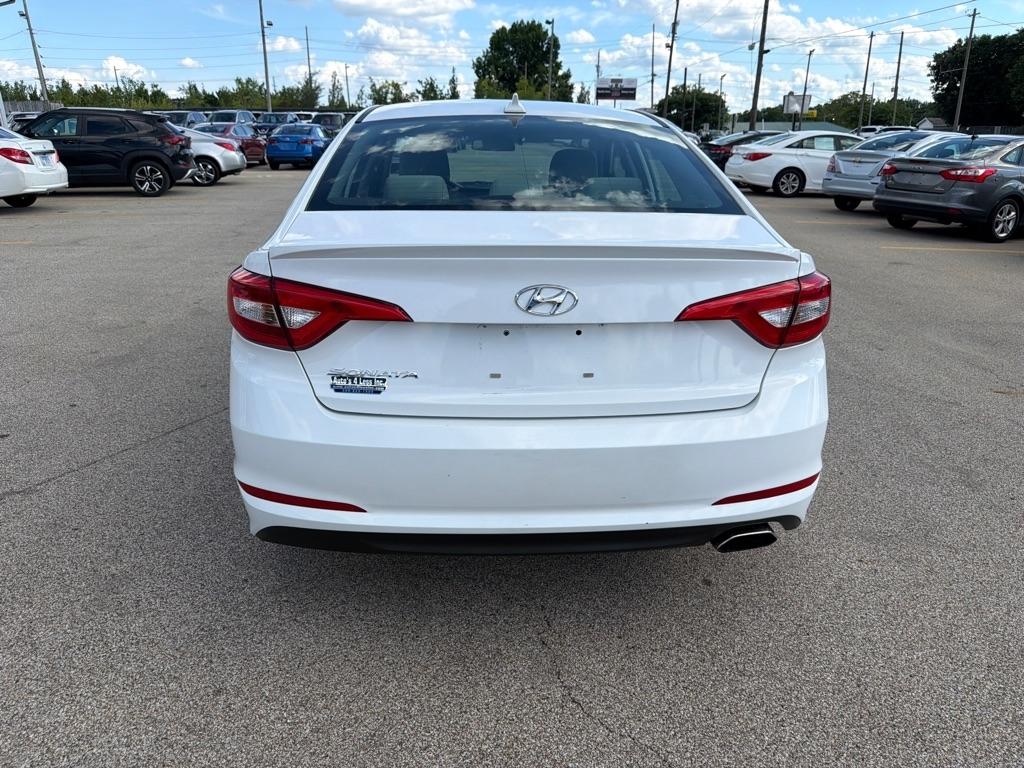 Hyundai Sonata 4dr Sdn 2.4L SE 2015