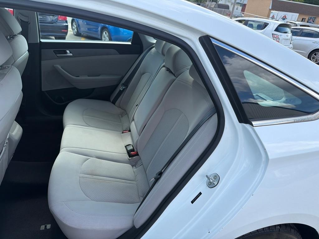 Hyundai Sonata 4dr Sdn 2.4L SE 2015