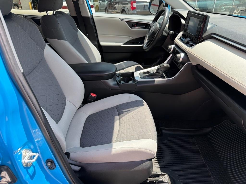 Toyota RAV4 XLE AWD (Natl) 2020