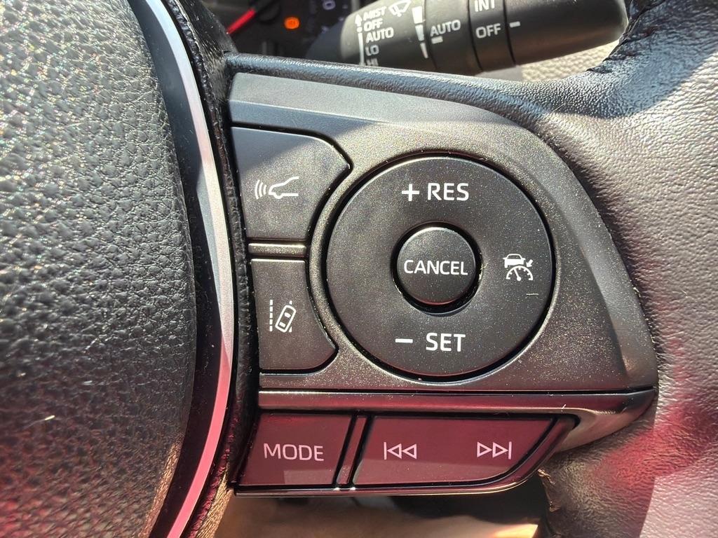 Toyota RAV4 XLE AWD (Natl) 2020