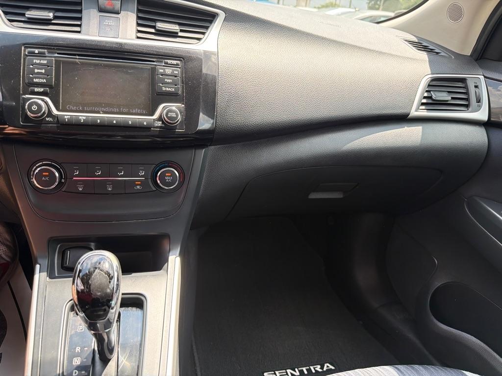 Nissan Sentra 4dr Sdn I4 CVT SV 2016