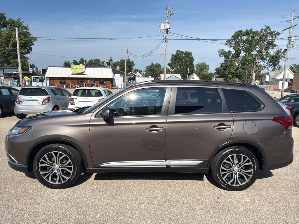 Mitsubishi Outlander 2WD 4dr SEL 2016