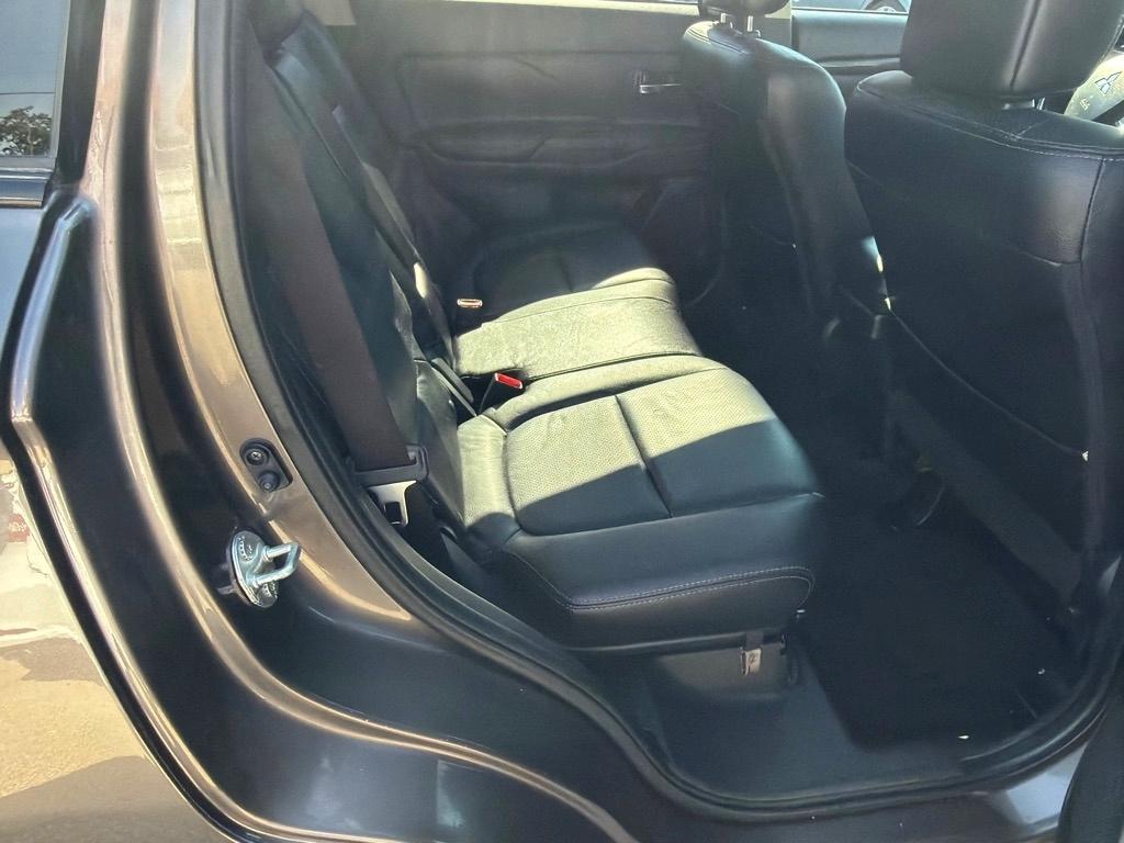 Mitsubishi Outlander 2WD 4dr SEL 2016