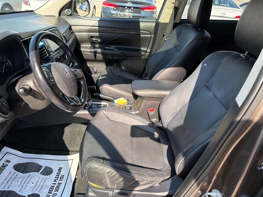 Mitsubishi Outlander 2WD 4dr SEL 2016