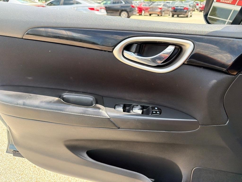 Nissan Sentra 4dr Sdn I4 CVT SV 2016
