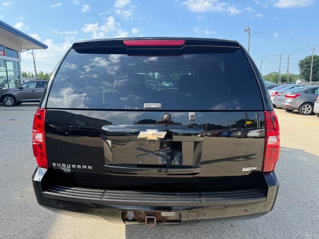 Chevrolet Suburban 4WD 4dr 1500 LTZ 2008