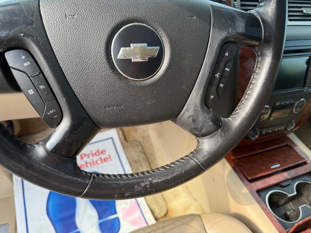 Chevrolet Suburban 4WD 4dr 1500 LTZ 2008