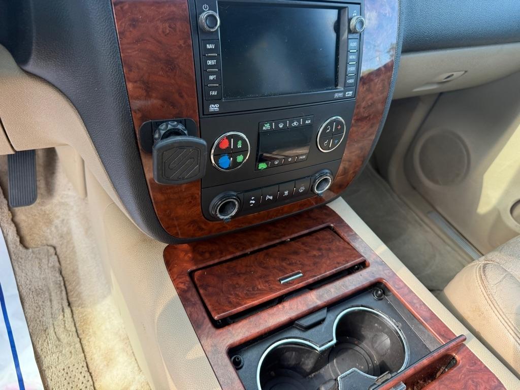 Chevrolet Suburban 4WD 4dr 1500 LTZ 2008