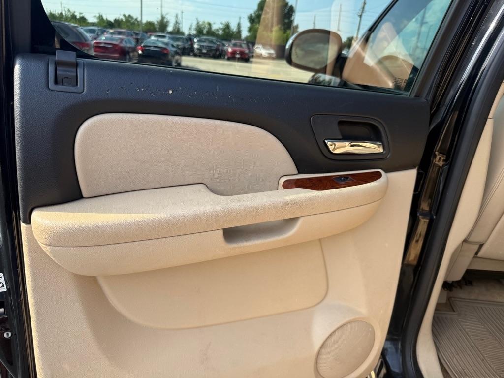 Chevrolet Suburban 4WD 4dr 1500 LTZ 2008
