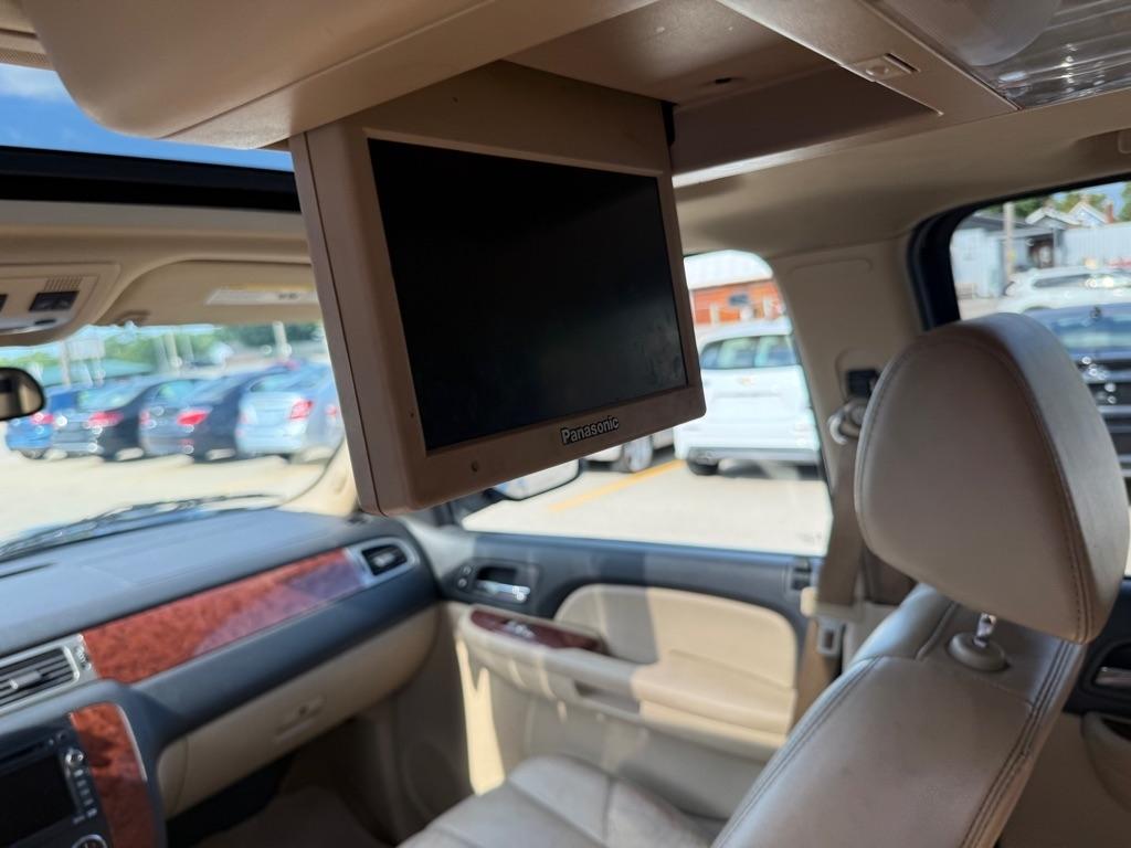 Chevrolet Suburban 4WD 4dr 1500 LTZ 2008