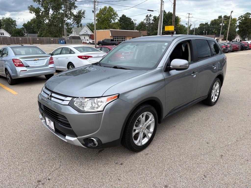 Mitsubishi Outlander 2WD 4dr SE 2015