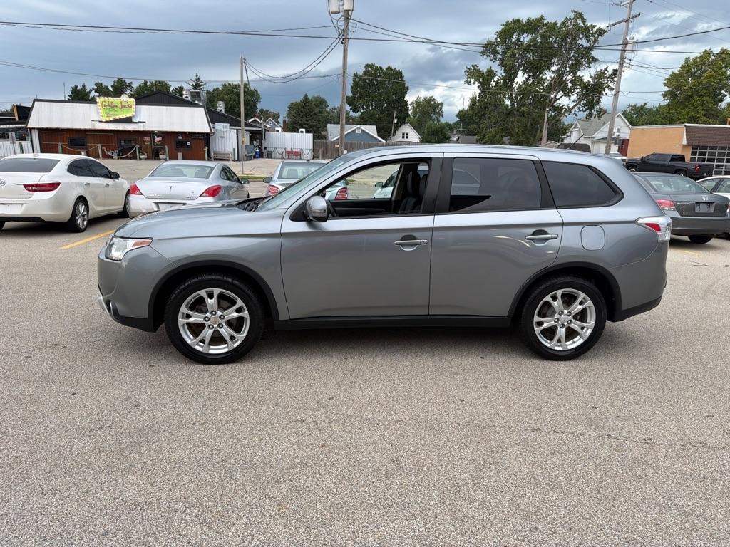 Mitsubishi Outlander 2WD 4dr SE 2015