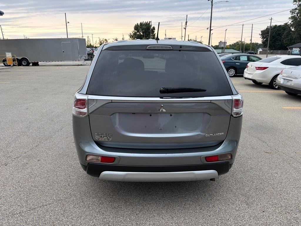 Mitsubishi Outlander 2WD 4dr SE 2015