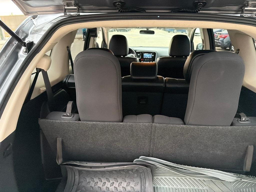 Mitsubishi Outlander 2WD 4dr SE 2015