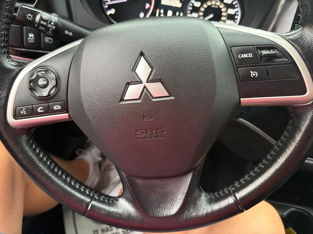 Mitsubishi Outlander 2WD 4dr SE 2015