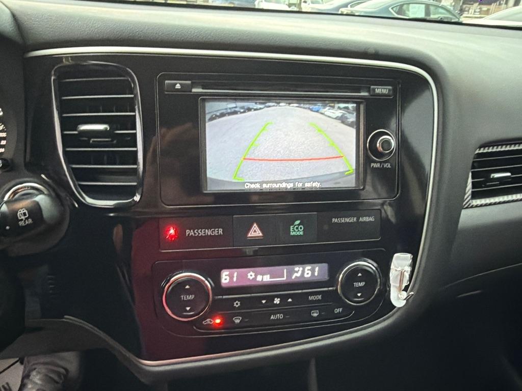 Mitsubishi Outlander 2WD 4dr SE 2015