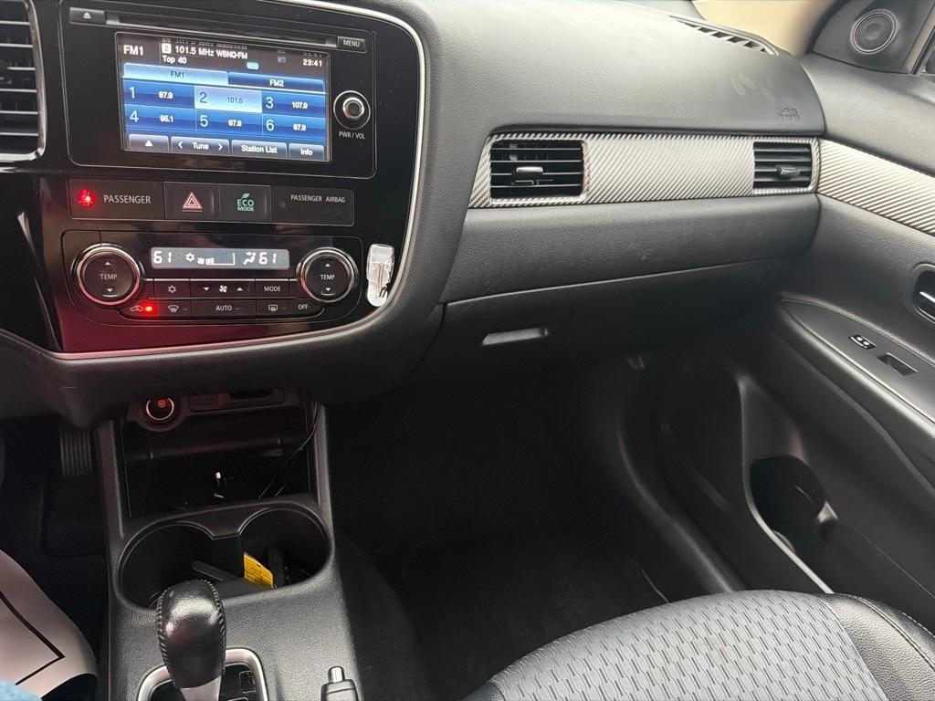 Mitsubishi Outlander 2WD 4dr SE 2015